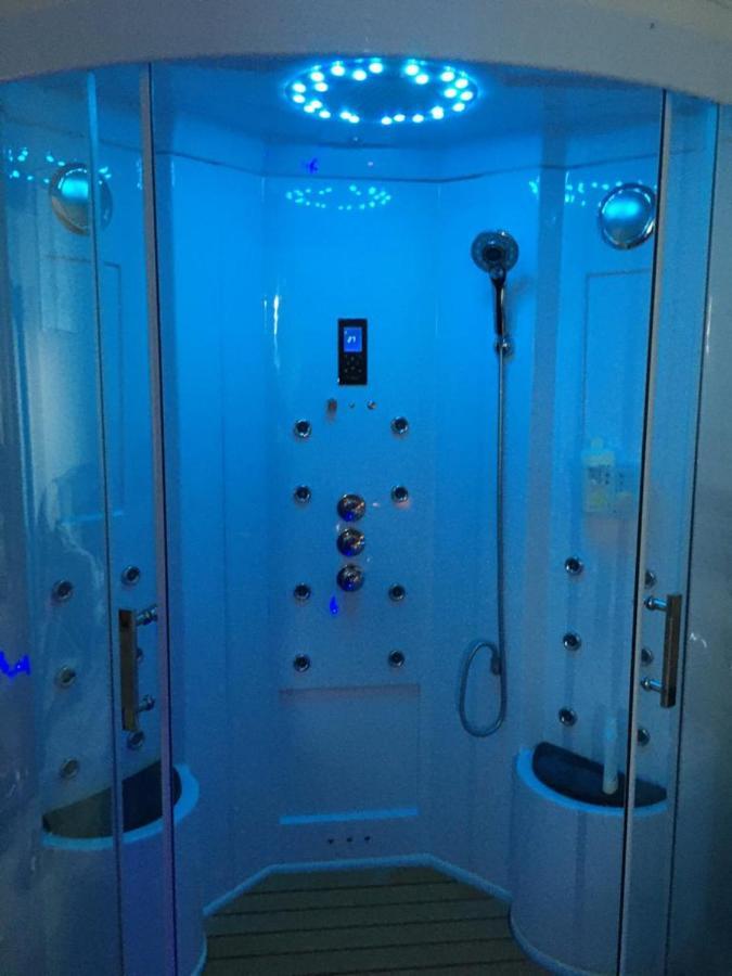 Esprit Zen En Provence Studio Spa Privatif Cheval-Blanc Esterno foto