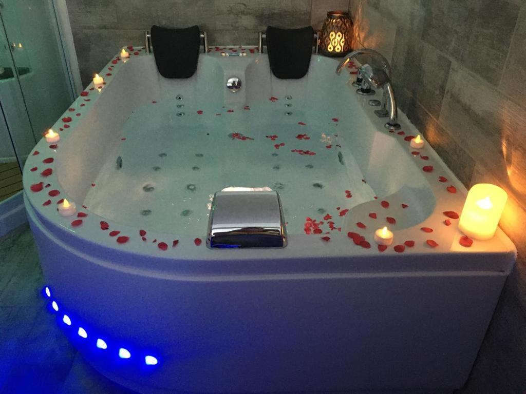 Esprit Zen En Provence Studio Spa Privatif Cheval-Blanc Esterno foto